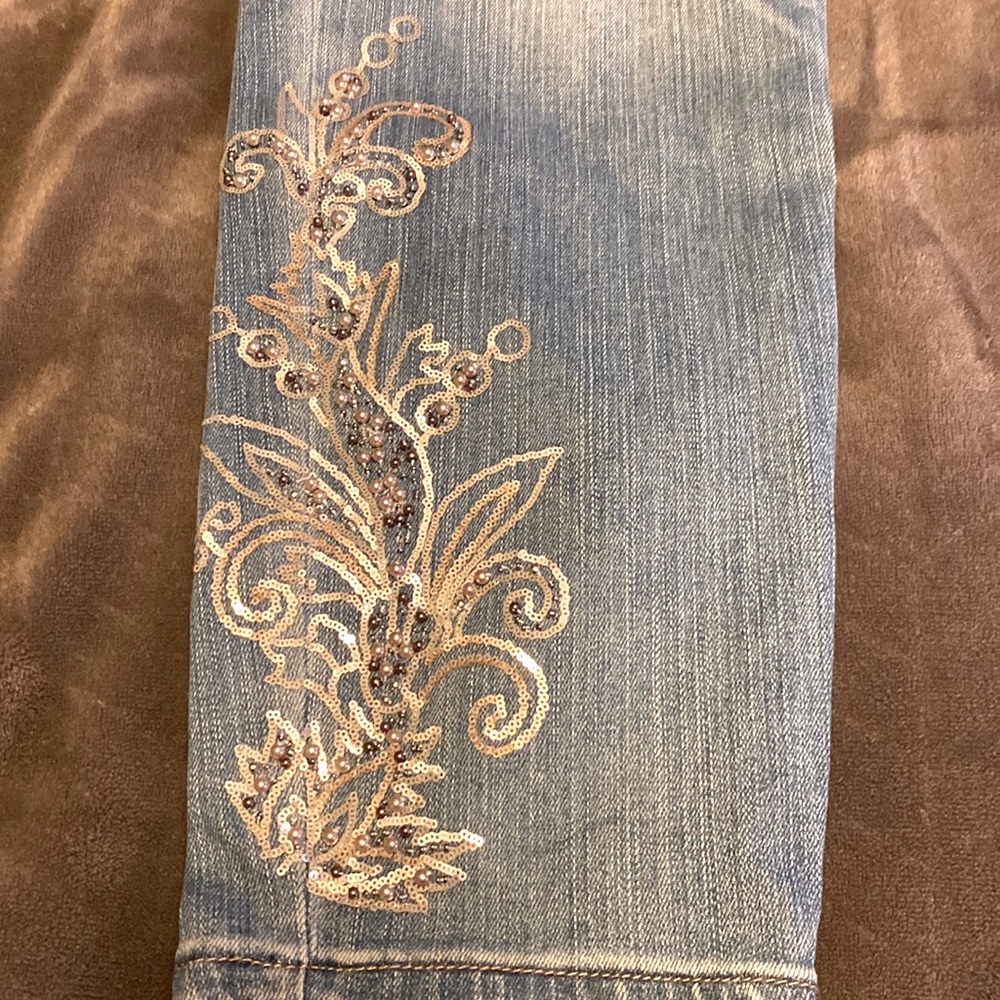WHBM size 12 skinny ankle fit beaded light blue jeans